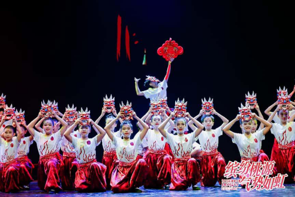 最好的“我们”，燃动最炽热的夏天——中澳实验学校2025年嘉年华系列活动开幕式精彩上演